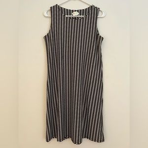 Geometric Black and White Pattern Shift Dress